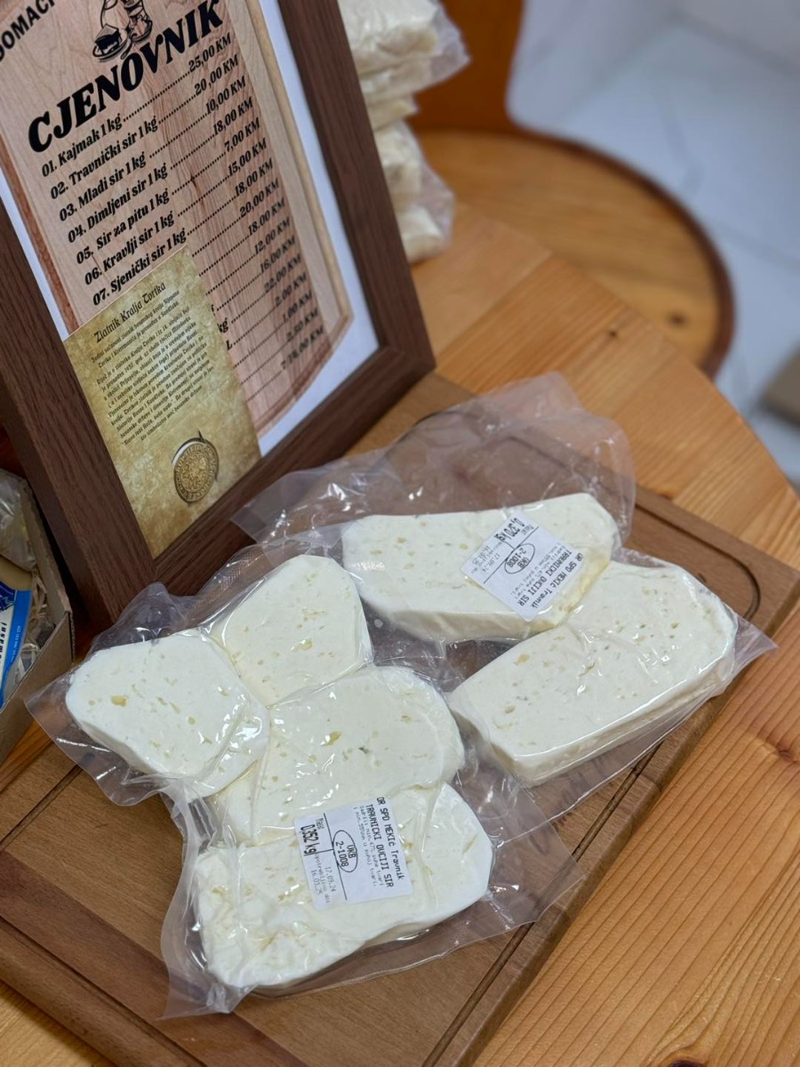 Travnički sir 1kg 